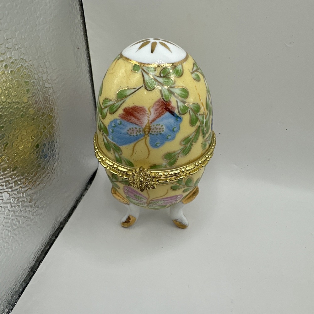 Formalities Porcelain‎ Painted Egg Butterfly Footed Hinged Trinket Box Baum Bros